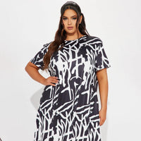 Flattering Curvy Fit | Stylish & Comfortable Plus-Size Clothing | Modestly Vogue Curvy Maxi Dress Abstract Print Black White Comfortable Casual Loose Dress - Modestly Vogue 