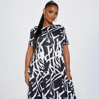 Flattering Curvy Fit | Stylish & Comfortable Plus-Size Clothing | Modestly Vogue Curvy Maxi Dress Abstract Print Black White Comfortable Casual Loose Dress - Modestly Vogue 