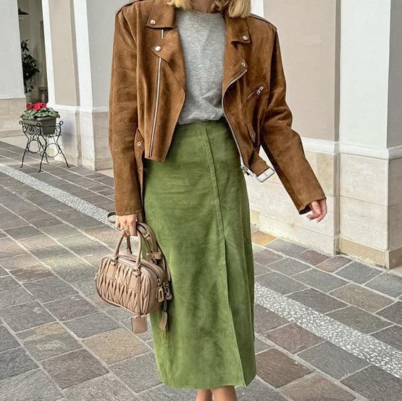 Stylish Skirts for Women – Trendy & Versatile Skirts for Every Occasion | Modestly Vogue Retro Green Suede Split Straight High Waist Skirt Autumn Brushed Velvet Slim Fit Skirt - Modestly Vogue 